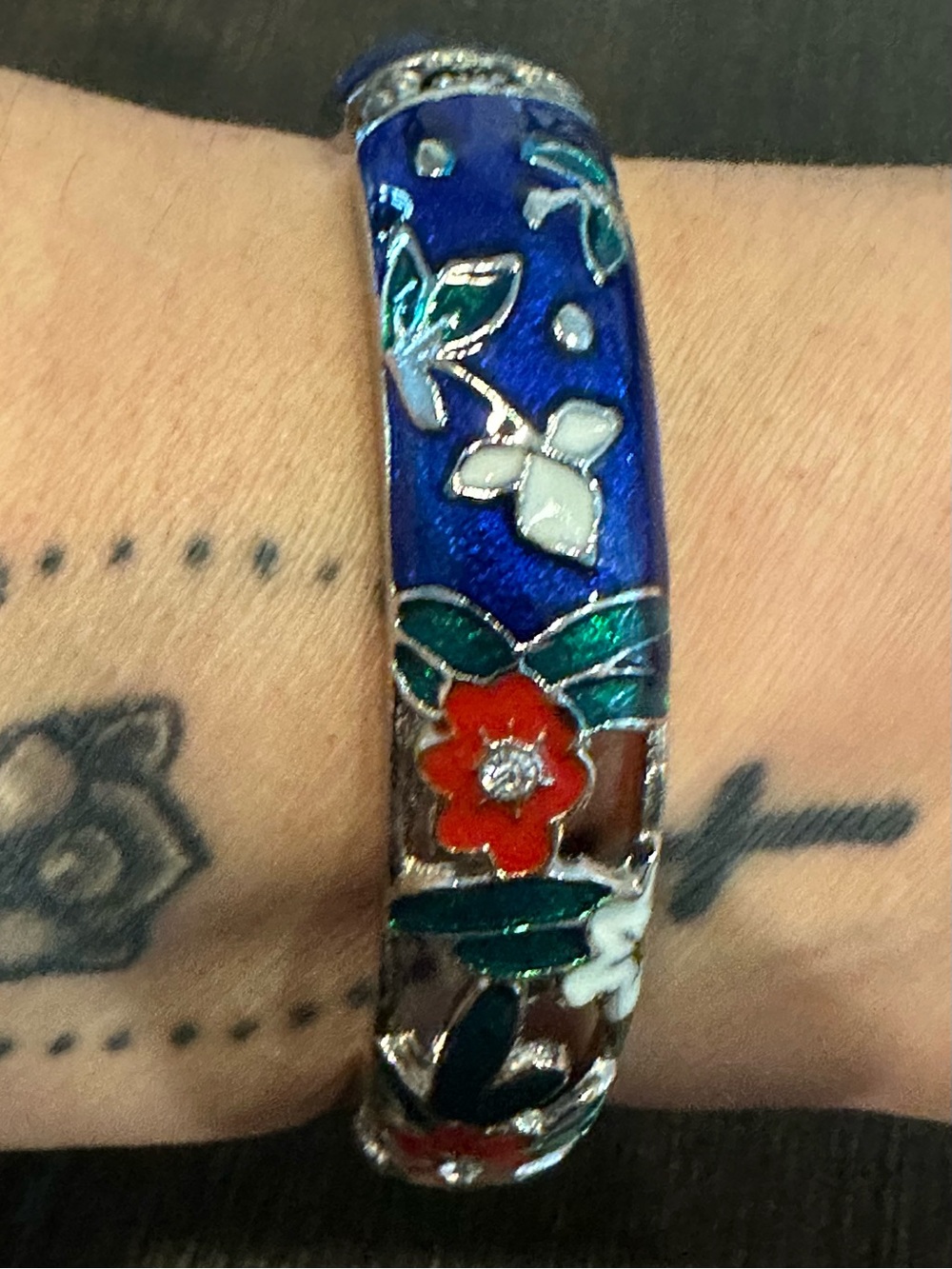 Vintage Jiu Long Xing Floral Enamel Hinged Bangle Bracelet Signed Blue Cloisonne